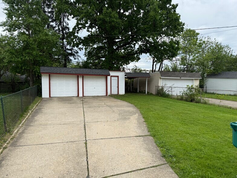 Building Photo - 14805 Reddington Ave