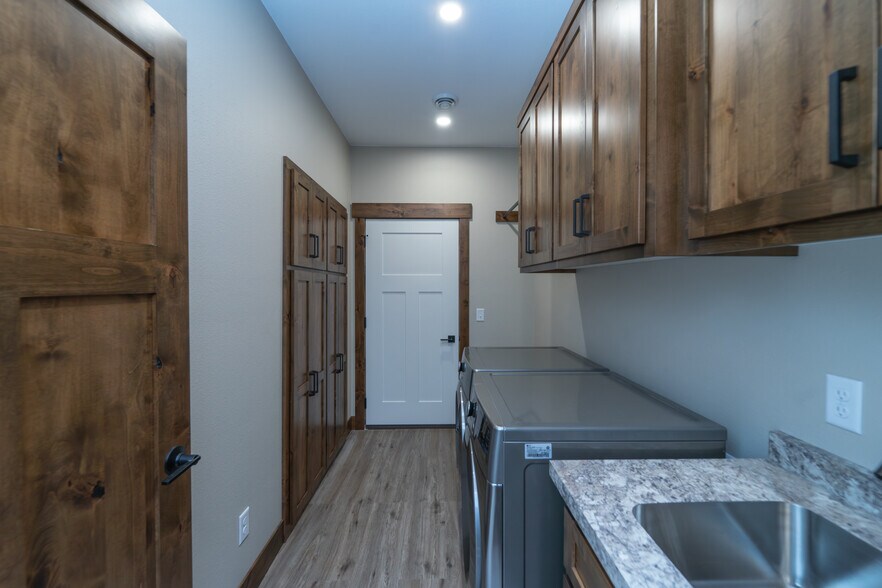 Building Photo - 11533 Forestview Dr S