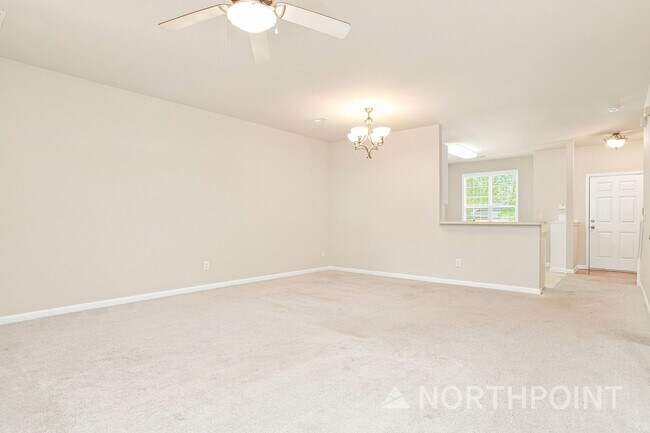 Building Photo - 4411 Log Cabin Dr