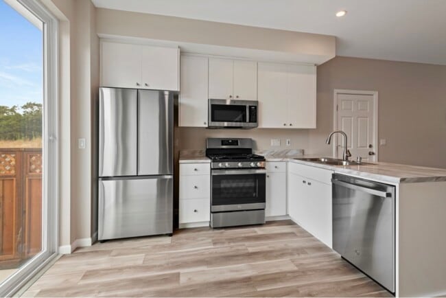 Building Photo - 2253 Vanderford Dr