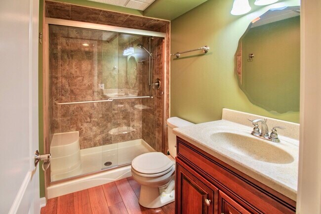 Building Photo - 24813 Ironwood Ct