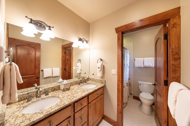 Building Photo - 1124 Heritage Dr