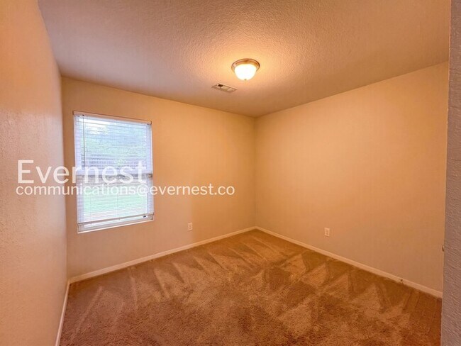 Building Photo - 22 Oakland Cir