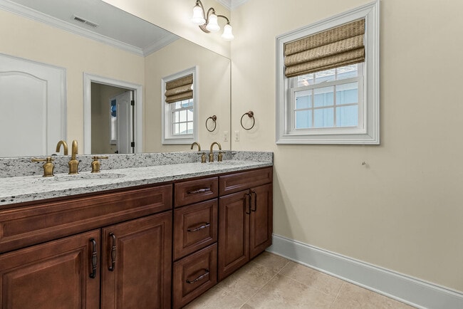 Building Photo - Crystal Water Home