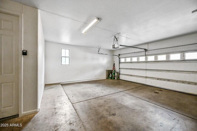 Building Photo - 15340 W Dahlia Dr