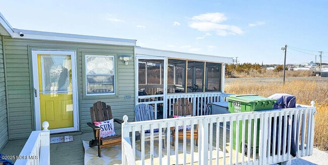 Building Photo - 1022 S Green St