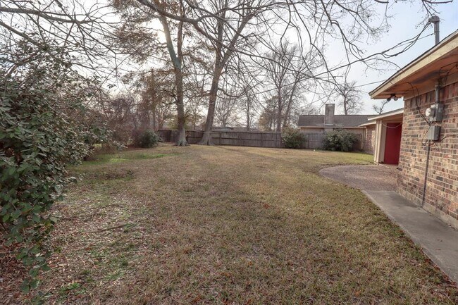 Building Photo - 5335 Cambridge Ln