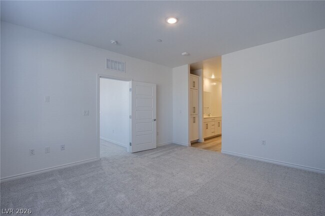 Building Photo - 2555 Hampton Rd
