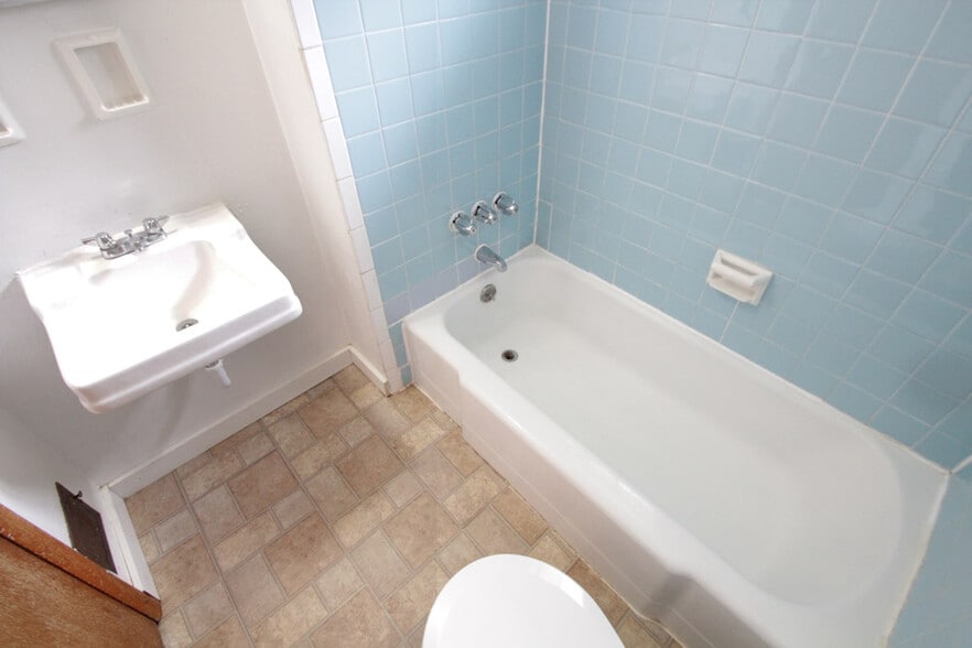 Building Photo - 419 Franklin Ave