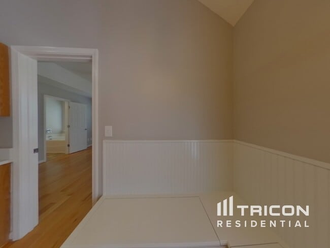 Building Photo - 922 Hollow Hill Ct