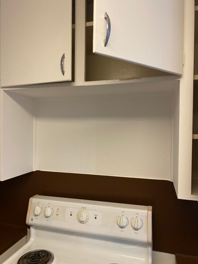 Building Photo - 306 W Valley Rd