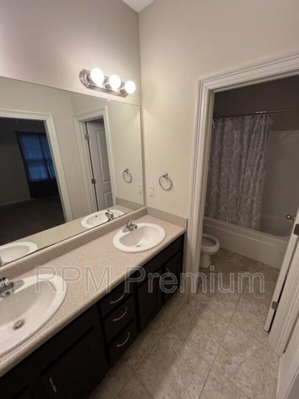 Building Photo - 8614 Forestwood Ave