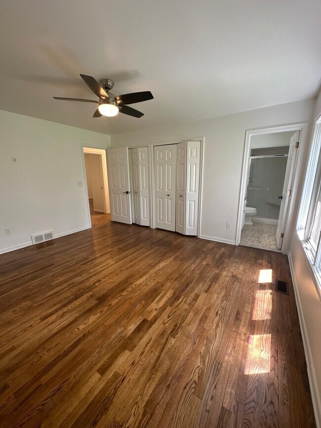 Building Photo - 429 Bella Vista Dr