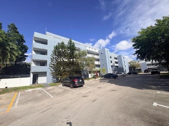Building Photo - 9375 Fontainebleau Blvd