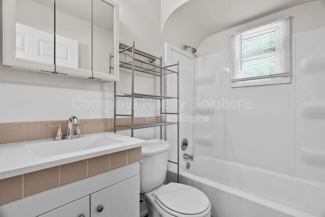 Building Photo - 9724 Dennis Dr