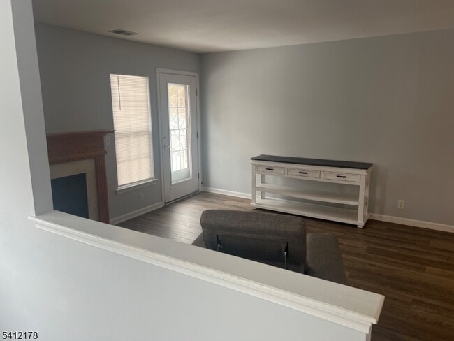 Building Photo - 263 Old Farm Dr