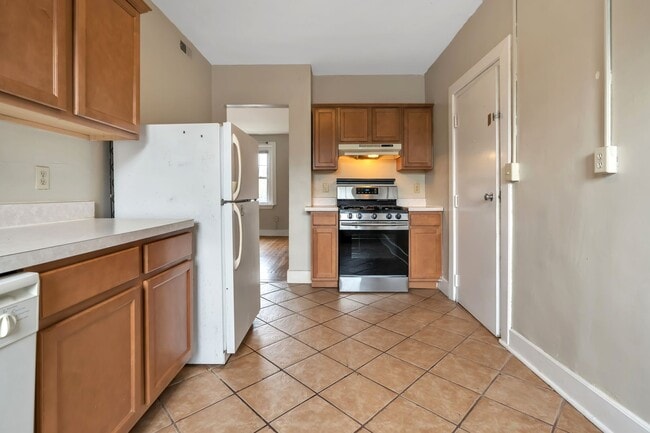 Interior Photo - 17 Howe Street