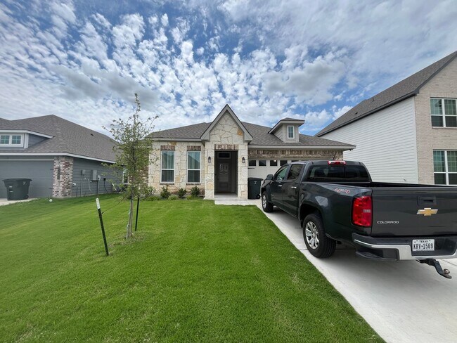 Primary Photo - Brand New 2024 Stylecraft Home | 3 Bed | 2...