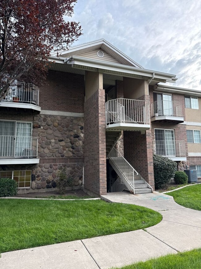 Building Photo - 1388 N 1300 W