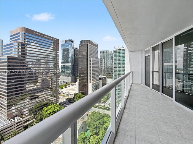 Building Photo - 495 Brickell Ave
