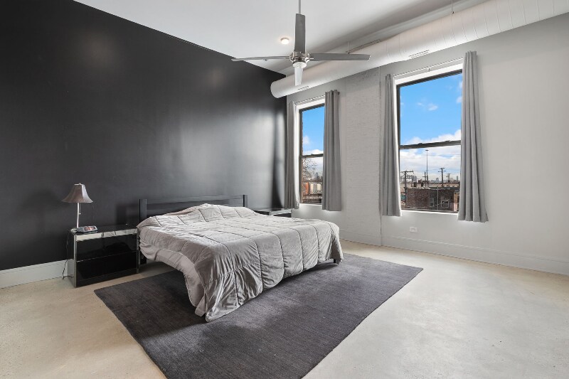 Building Photo - 2419 W 19th St