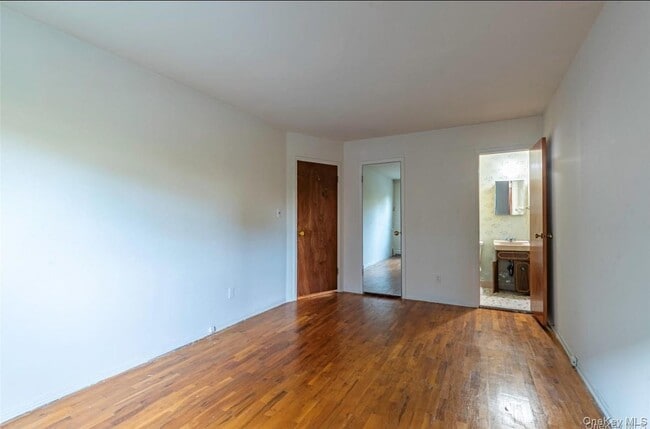 Building Photo - 18-16 Bell Blvd