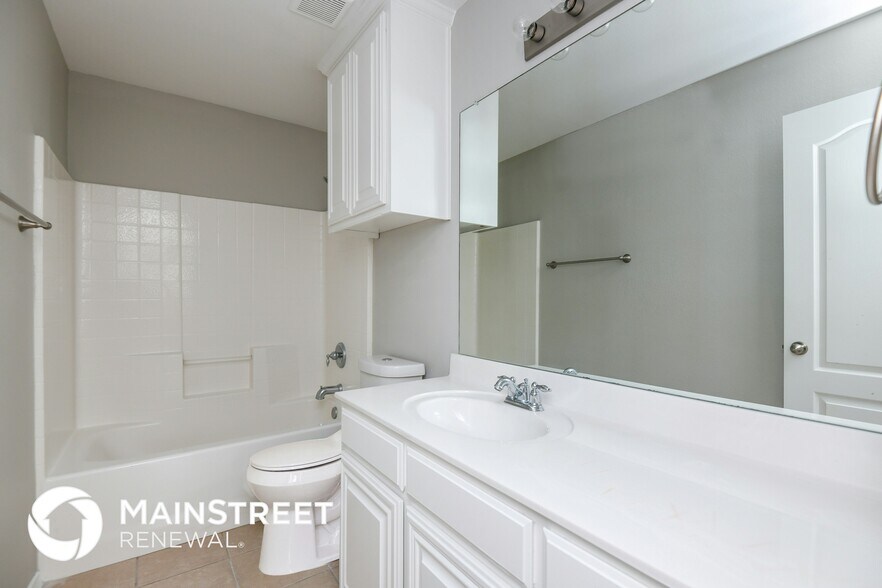 Building Photo - 5202 Ambassador Dr