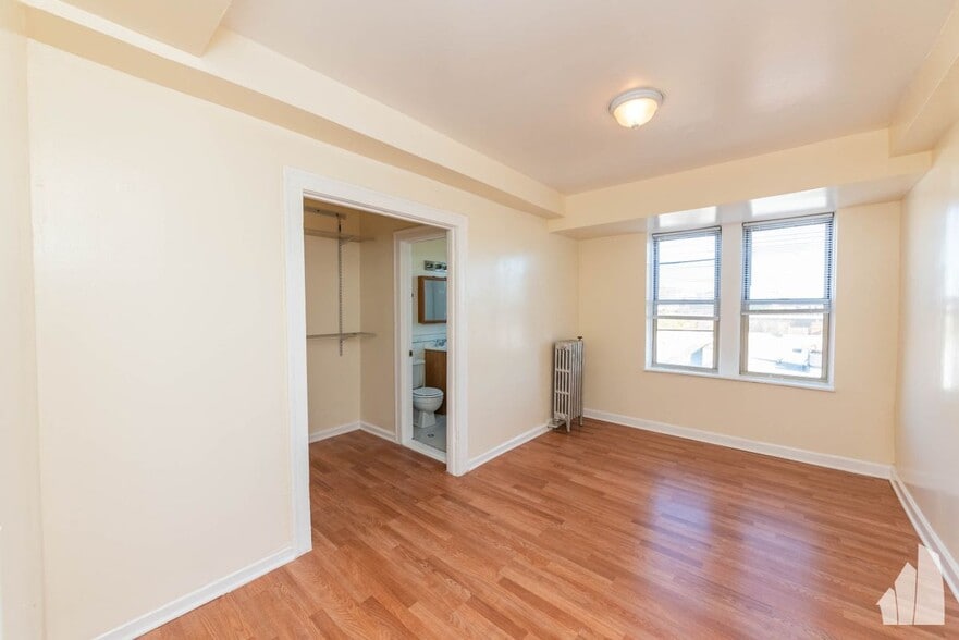 Building Photo - 4521 Malden St