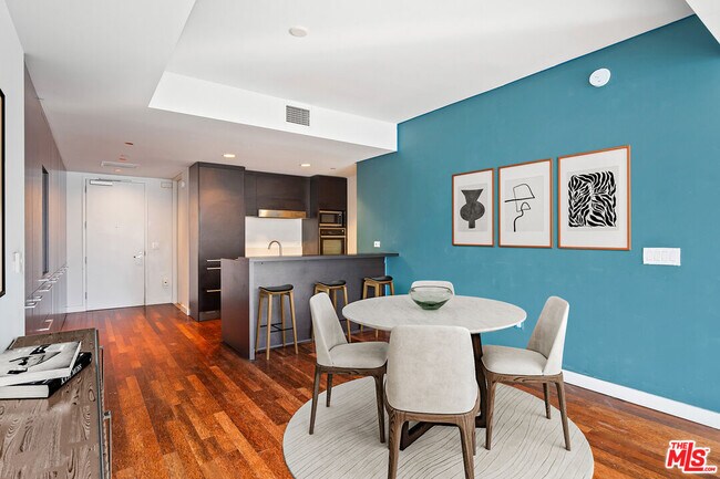 Building Photo - 6250 Hollywood Blvd