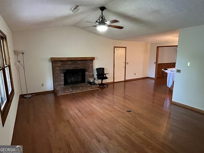 Building Photo - 425 Potomac Dr