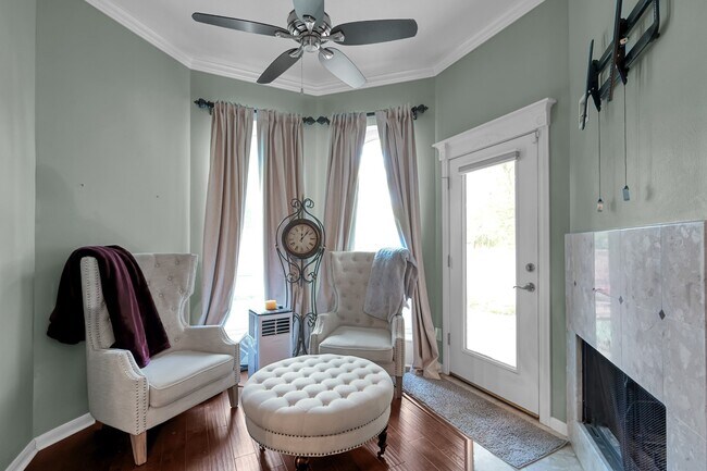 Building Photo - 192 Monterrey Rd W