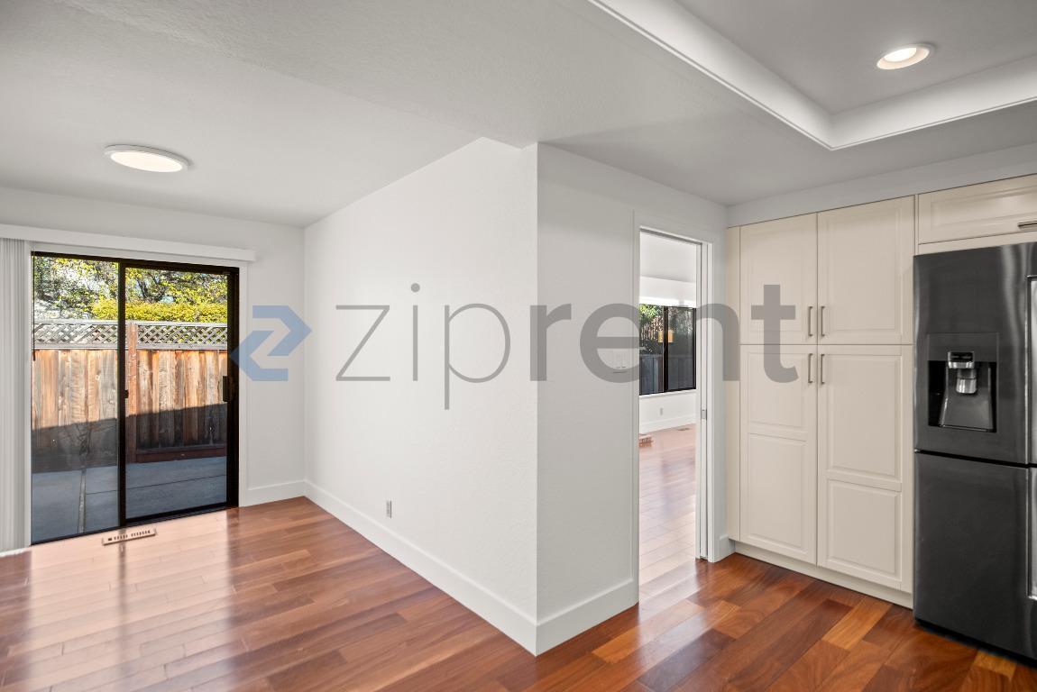 Building Photo - 1654 Sugarloaf Dr