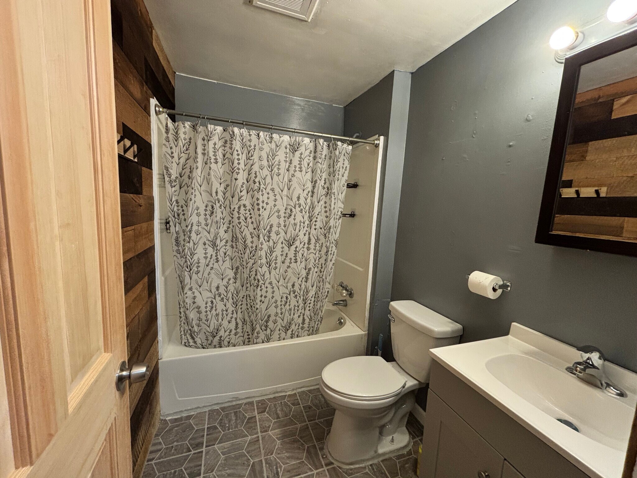 Building Photo - 1934 Butterfield Ave