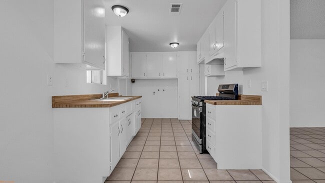 Building Photo - 67285 Pierson Blvd