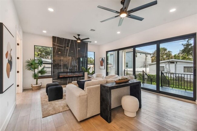 Building Photo - 4717 W Oklahoma Ave