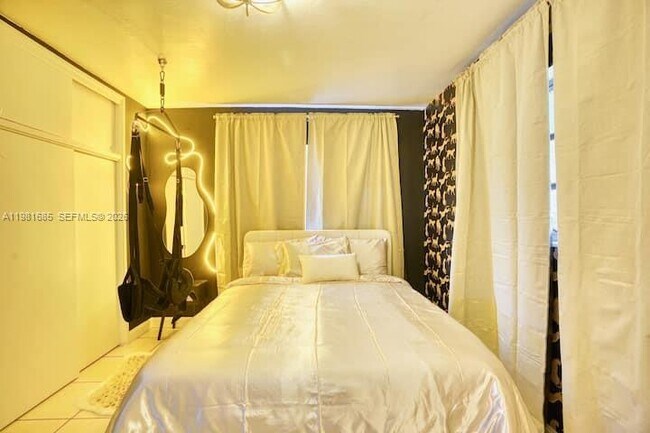 Building Photo - 6443 Perry St