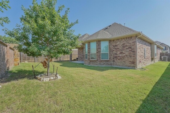 Building Photo - 1910 Graham Wy