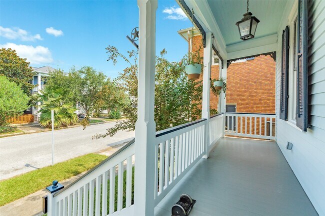 Building Photo - 1407 Winnie St
