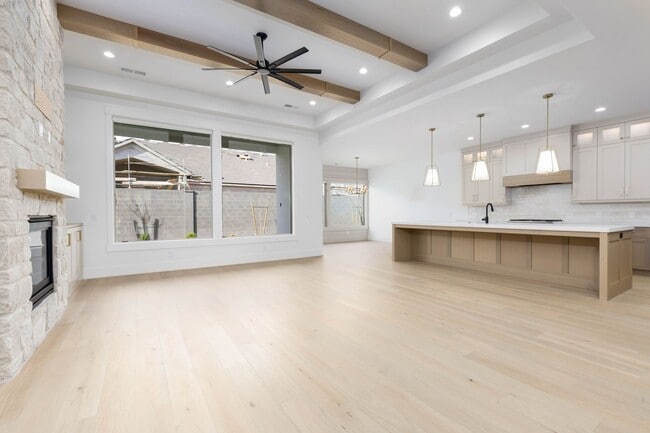 Building Photo - Beautiful single story with 4 bedrooms close to Crimson High School