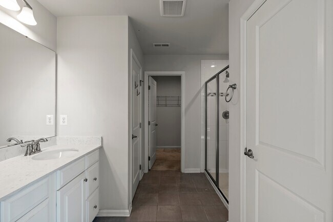 Building Photo - 311 Sunrise Ct