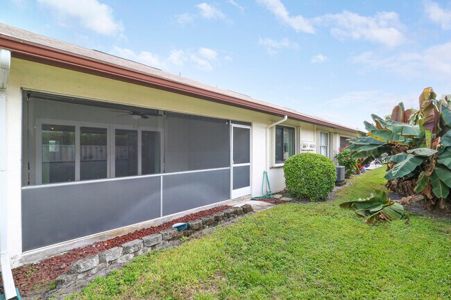 Building Photo - 148 Moccasin Trail S