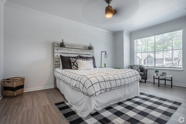 Building Photo - Get $500 Off on a Spacious 2/2 Apt!