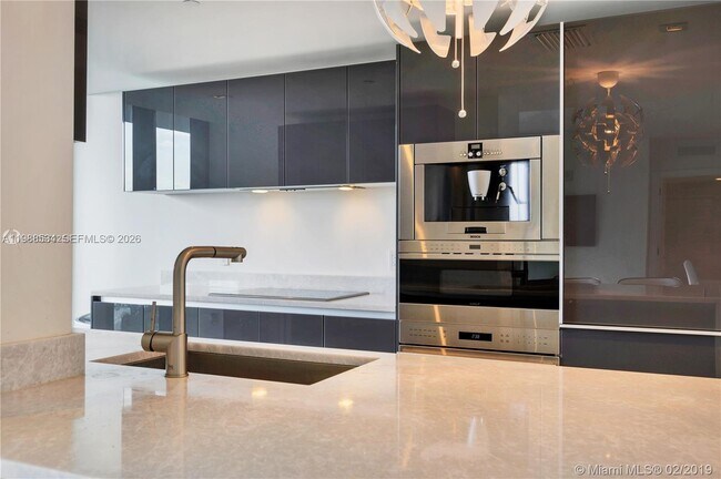 Building Photo - 1451 Brickell Ave