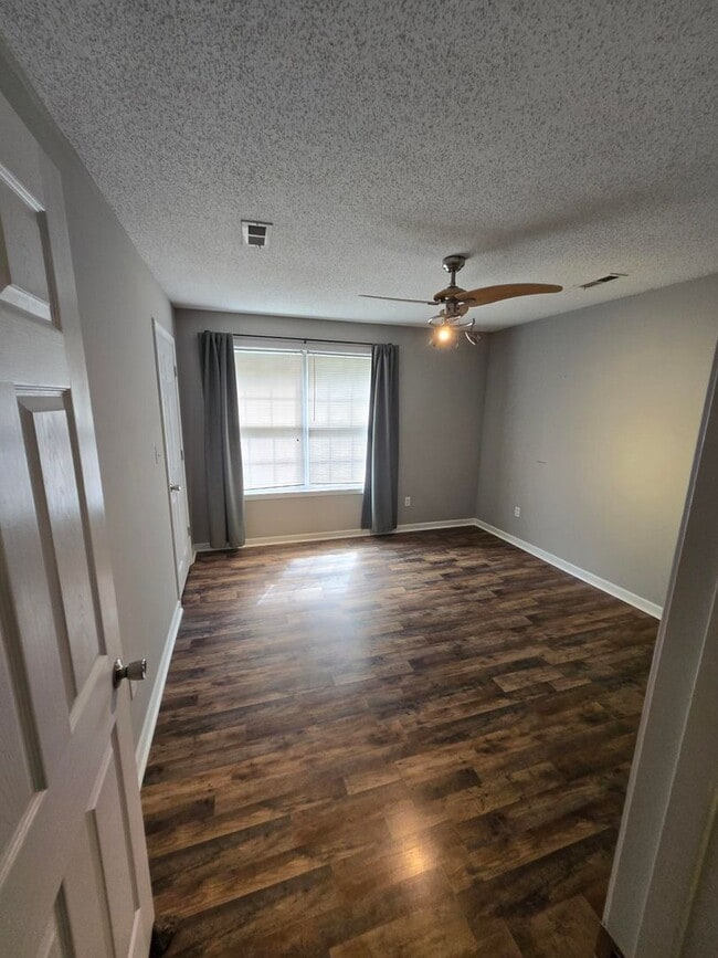 Building Photo - Spacious 2-Bedroom Townhome – Private Deck...