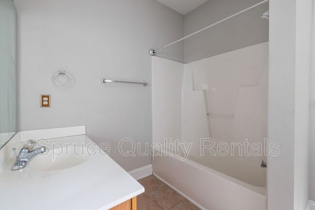 Building Photo - 1305 Goldspot Ct