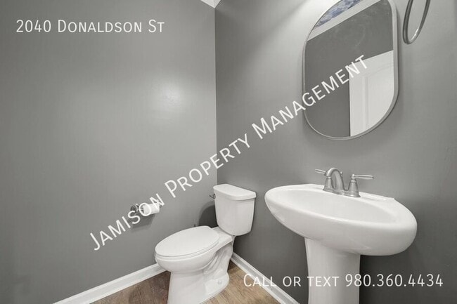 Building Photo - 2040 Donaldson St