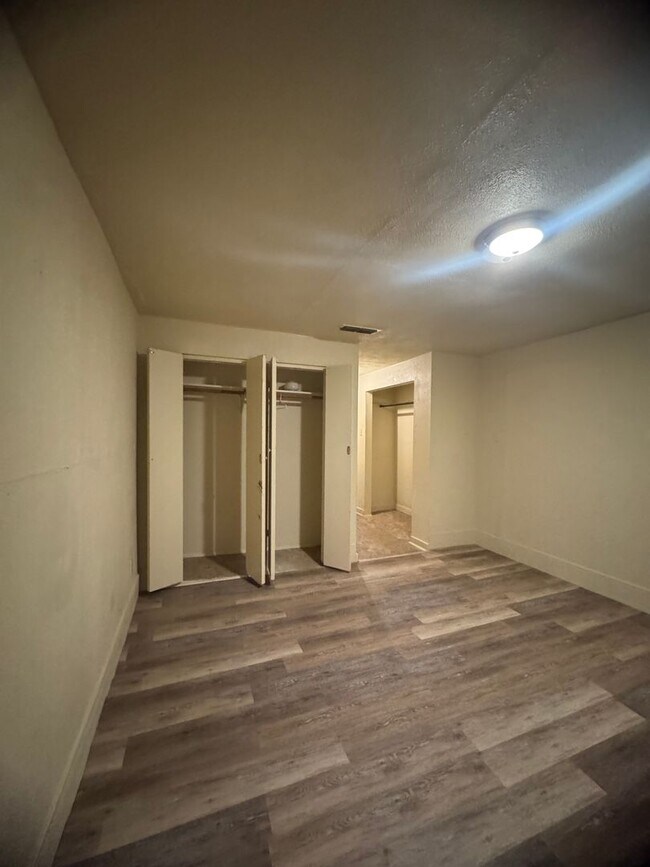 Building Photo - Spacious home in Clyde
