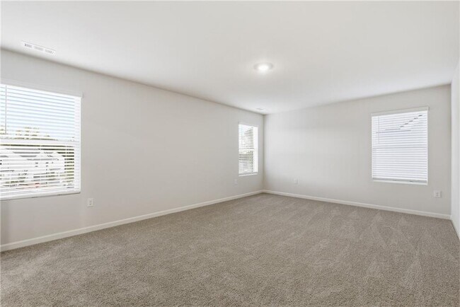 Building Photo - 64 King Vlg