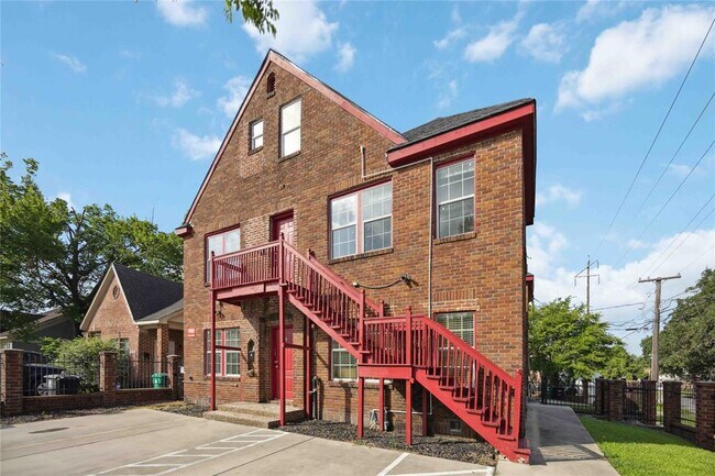 Building Photo - 2602 Isabella St