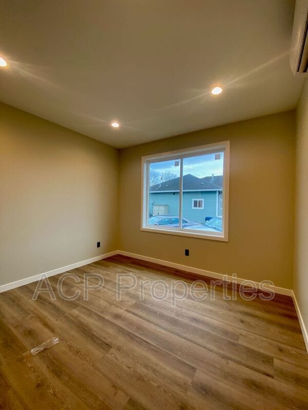 Building Photo - 110 Baker St